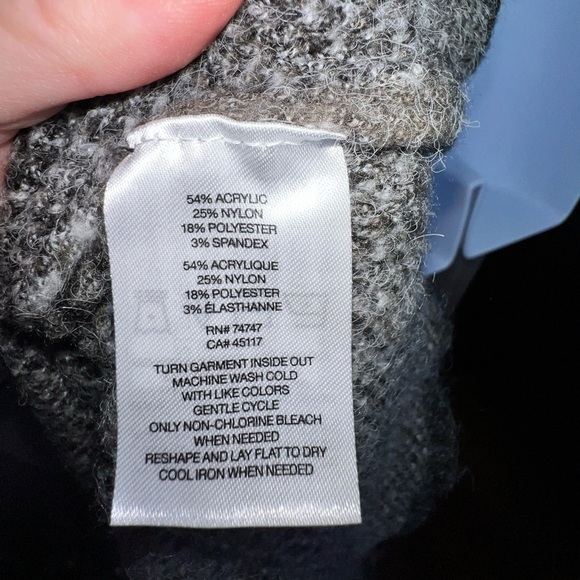 Natural Reflections Women’s Large Metro Gray Plaid Knit Sweater Hoodie Top L - Picture 12 of 12